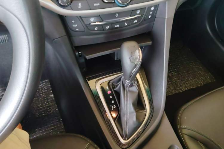 Used Buick GT 2016 18T Dual-Clutch Luxury Model Gear Lever