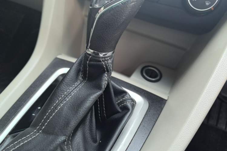 Used Buick GT 2016 15N Automatic Elite Edition Gear Lever
