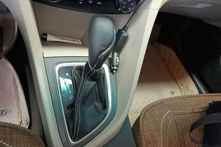 Used Buick GT 2016 15N Automatic Elite Edition Gear Lever