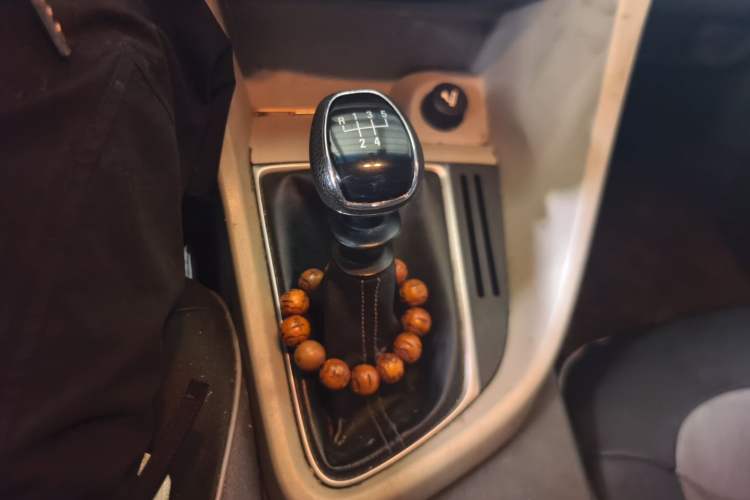 Used Buick GT 2016 15N Manual Elite Edition Gear Lever