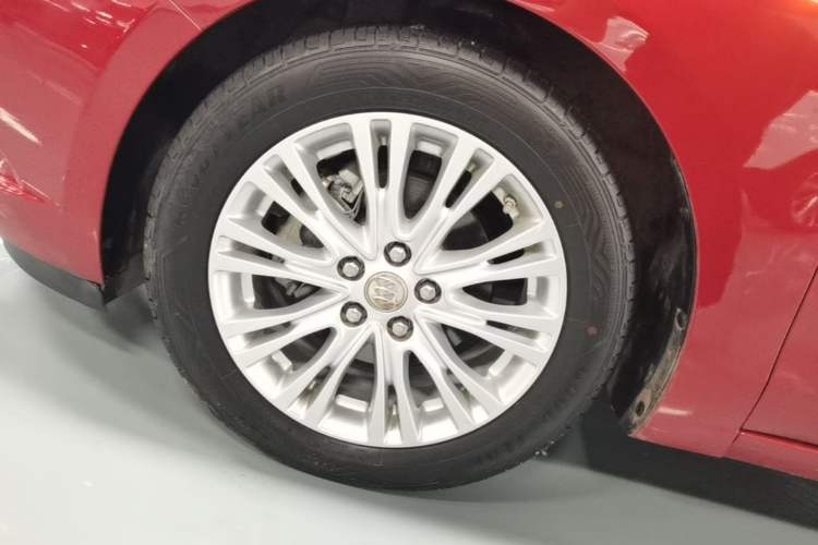 Used Buick GT 2016 15N Automatic Luxury Edition Left Front Wheel Hub