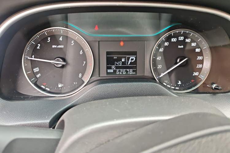 Used Buick GT 2016 15N Automatic Entry-Level Trim Odometer Close Up