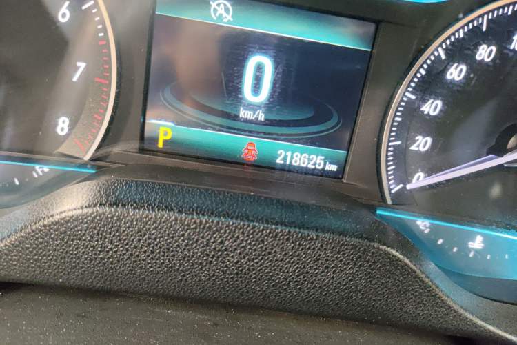 Used Buick GT 2016 15N Automatic Elite Edition Odometer Close Up