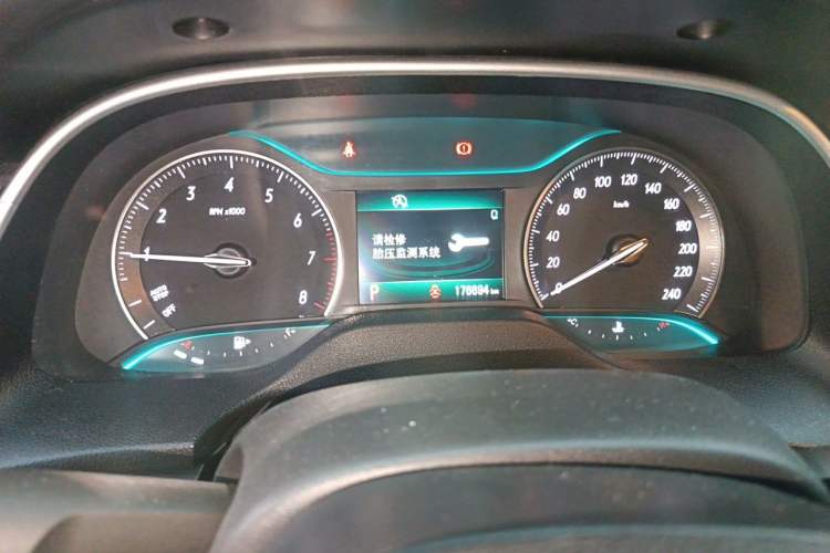 Used Buick GT 2016 15N Automatic Elite Edition Odometer Close Up