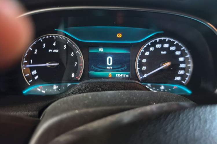 Used Buick GT 2016 15N Manual Elite Edition Odometer Close Up