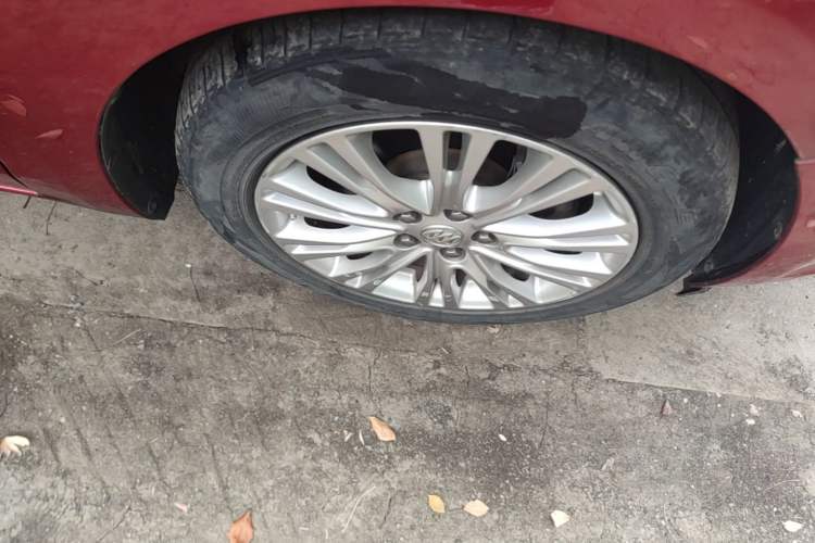 Used Buick GT 2016 15N Automatic Elite Edition Right Front Wheel Hub