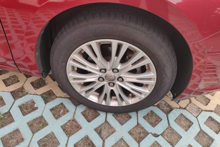 Used Buick GT 2016 15N Automatic Elite Edition Right Front Wheel Hub