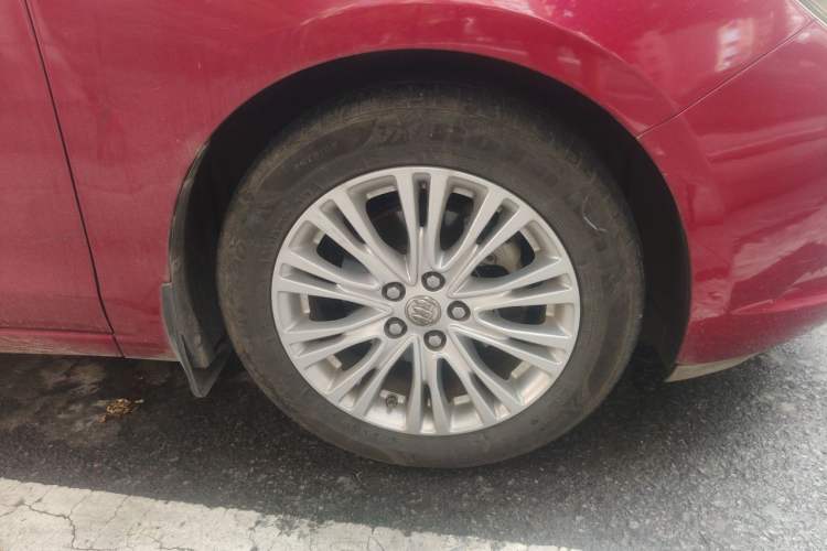 Used Buick GT 2016 15N Automatic Elite Edition Right Front Wheel Hub