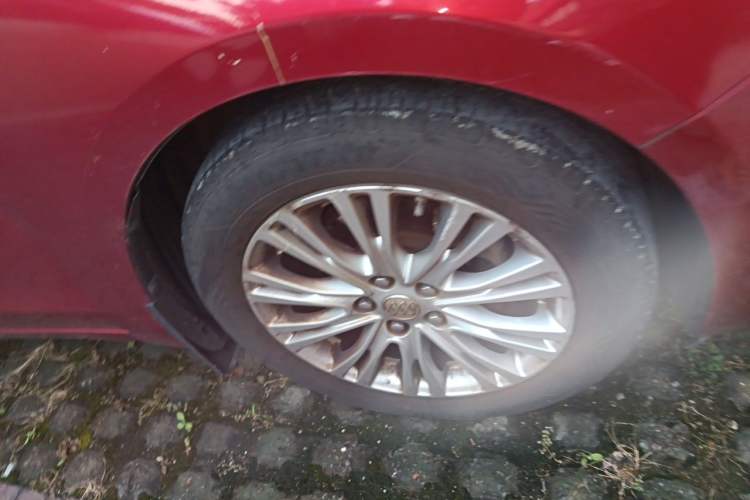 Used Buick GT 2016 15N Automatic Elite Edition Right Front Wheel Hub