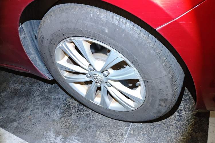 Used Buick GT 2016 15N Automatic Entry-Level Trim Right Front Wheel Hub