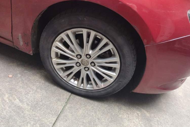 Used Buick GT 2016 15N Automatic Elite Edition Right Front Wheel Hub