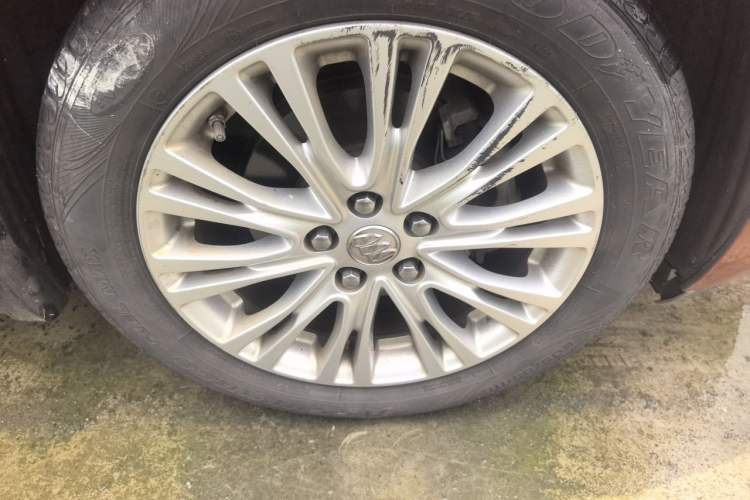 Used Buick GT 2016 15N Automatic Elite Edition Right Front Wheel Hub