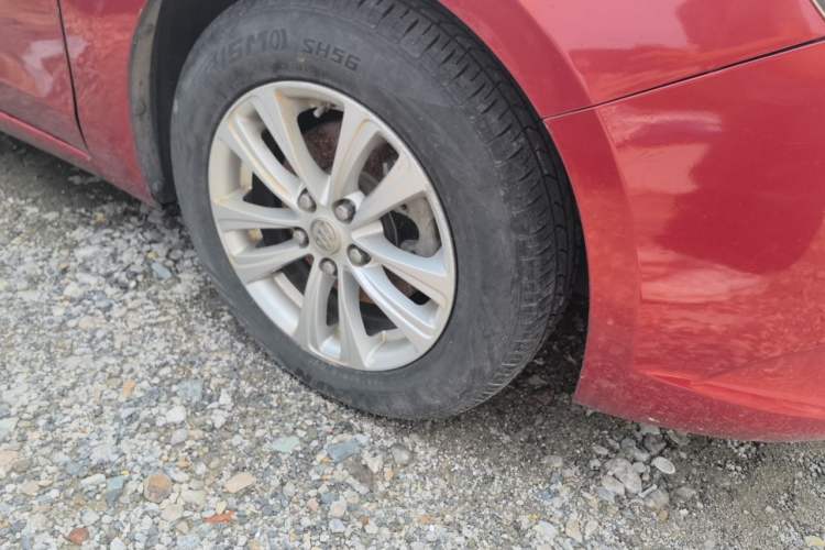 Used Buick GT 2016 15N Automatic Entry-Level Trim Right Front Wheel Hub