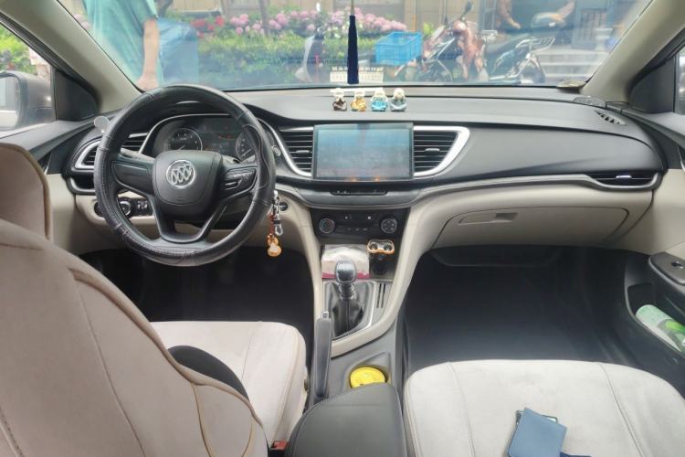 Used Buick GT 2016 15N Manual Entry-Level Trim Center Console