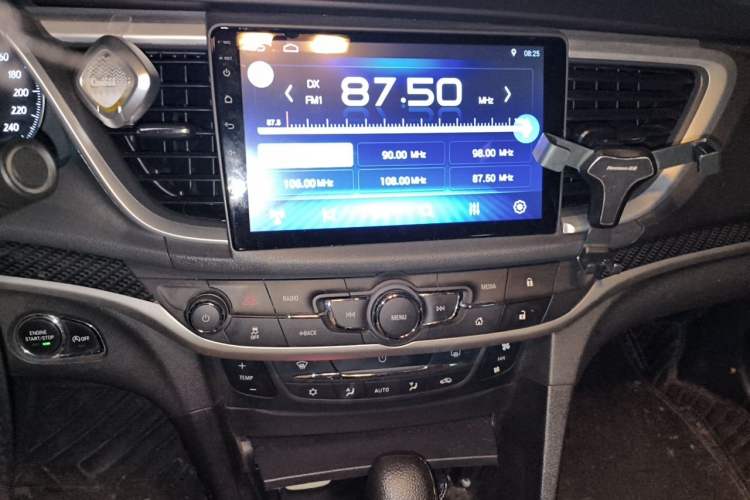 Used Buick GT 2016 15N Automatic Luxury Edition Audio And AC Panel