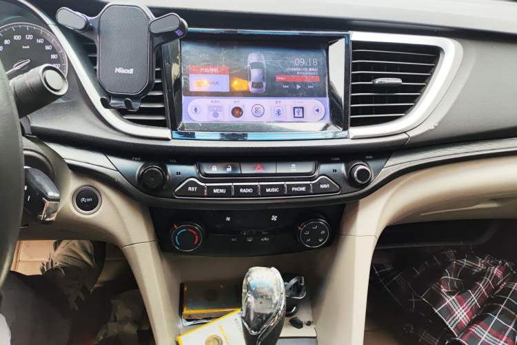 Used Buick GT 2016 15N Automatic Elite Edition Audio And AC Panel