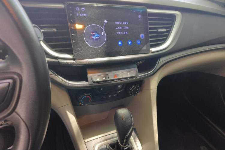 Used Buick GT 2016 15N Automatic Elite Edition Audio And AC Panel