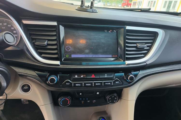 Used Buick GT 2016 15N Manual Elite Edition Audio And AC Panel