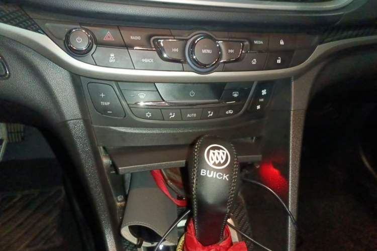 Used Buick GT 2016 15N Automatic Luxury Edition Audio And AC Panel