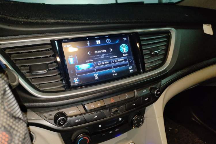 Used Buick GT 2016 15N Automatic Elite Edition Audio And AC Panel