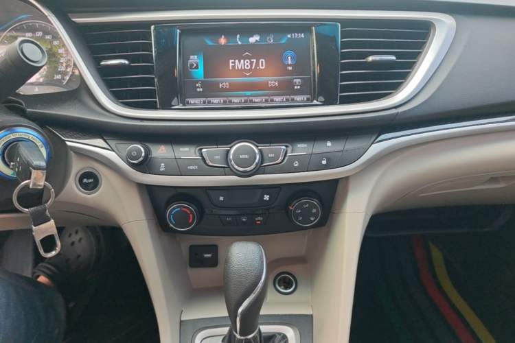 Used Buick GT 2016 15N Automatic Elite Edition Audio And AC Panel