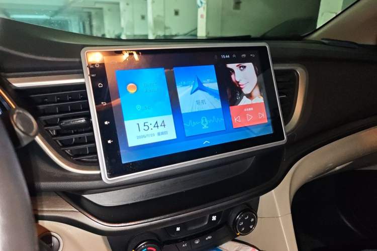 Used Buick GT 2016 15N Automatic Elite Edition Audio And AC Panel
