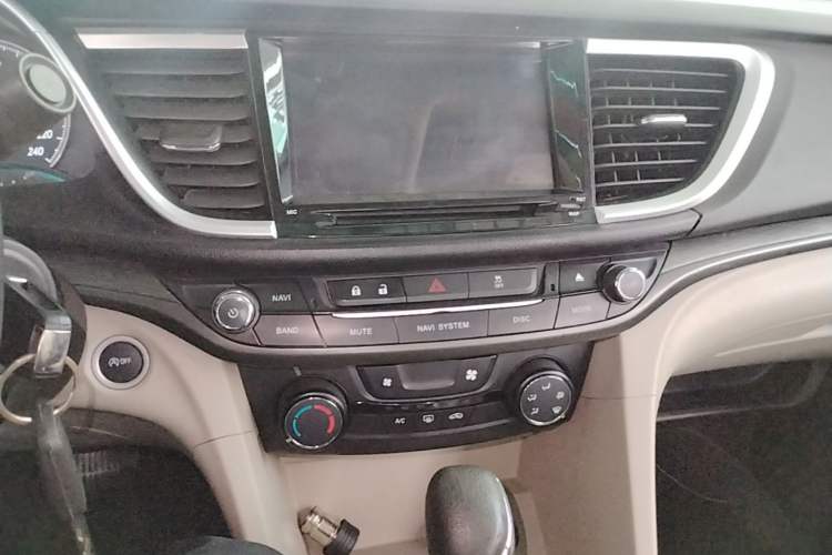 Used Buick GT 2016 15N Automatic Elite Edition Audio And AC Panel