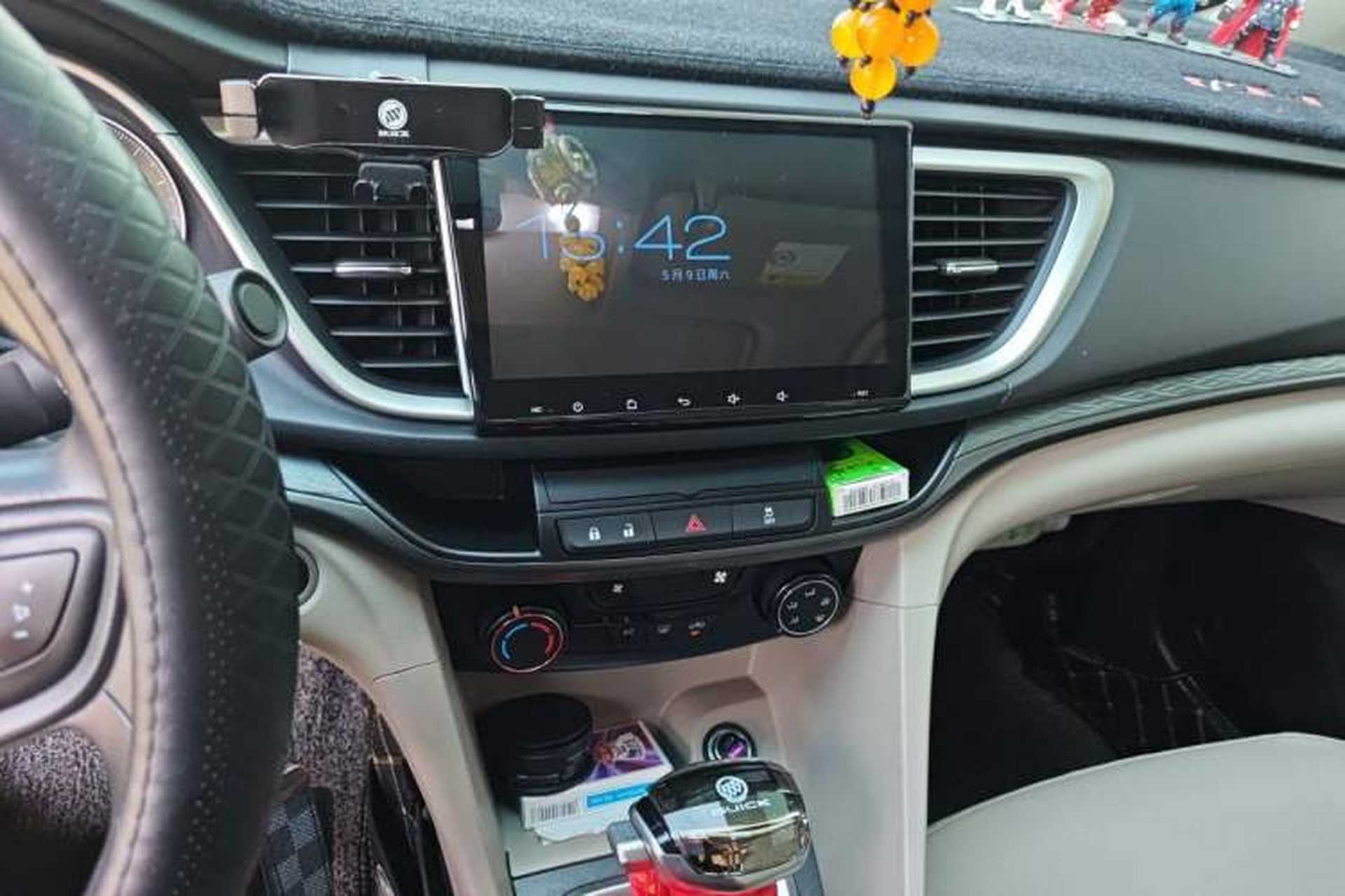 Used Buick GT 2016 15N Automatic Elite Edition Audio And AC Panel