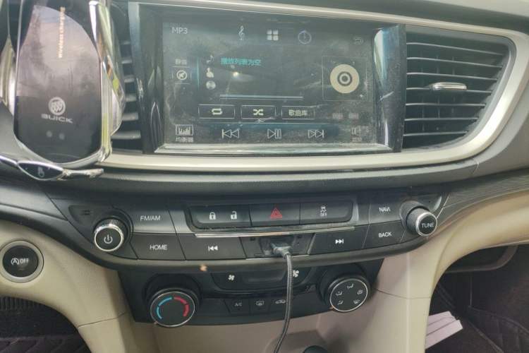 Used Buick GT 2016 15N Automatic Elite Edition Audio And AC Panel