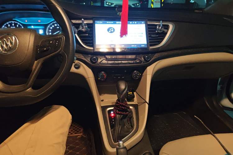 Used Buick GT 2016 15N Automatic Elite Edition Audio And AC Panel