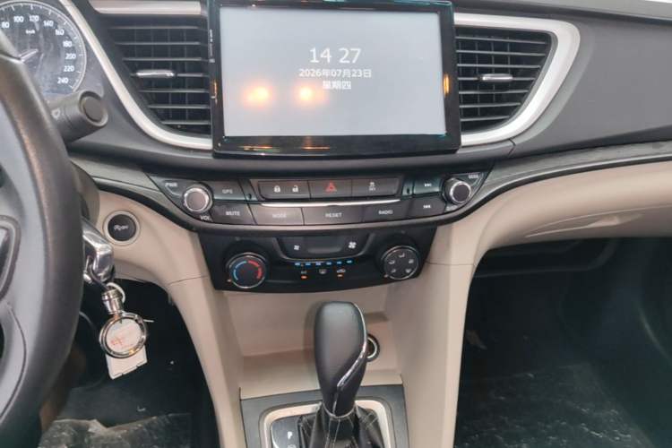 Used Buick GT 2016 15N Automatic Elite Edition Audio And AC Panel
