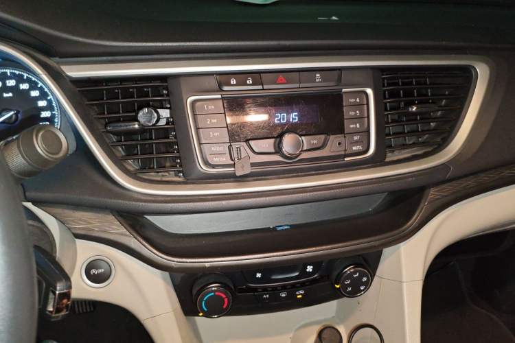 Used Buick GT 2016 15N Manual Elite Edition Audio And AC Panel