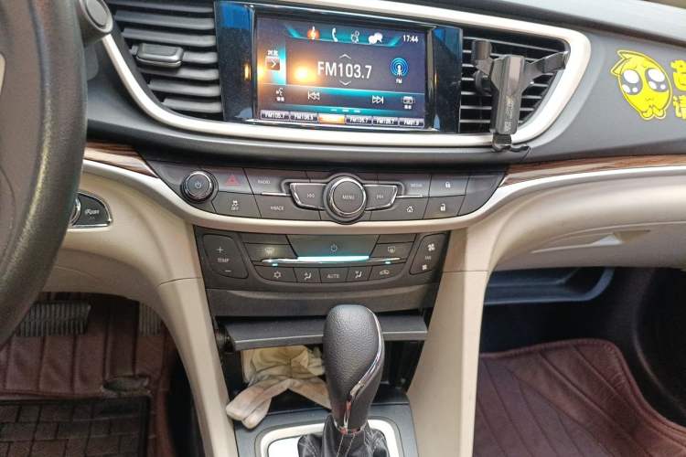 Used Buick GT 2016 15N Automatic Luxury Edition Audio And AC Panel
