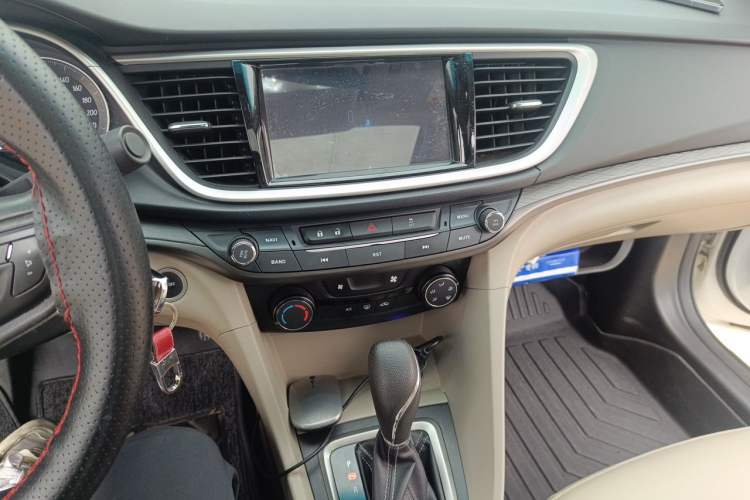 Used Buick GT 2016 15N Automatic Elite Edition Audio And AC Panel