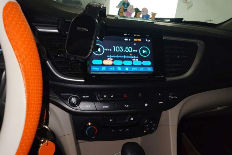 Used Buick GT 2016 15N Automatic Elite Edition Audio And AC Panel