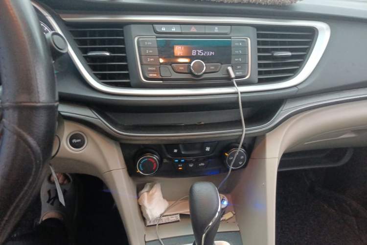 Used Buick GT 2016 15N Automatic Elite Edition Audio And AC Panel