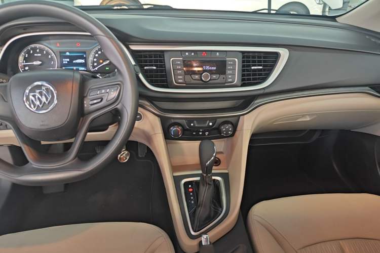 Used Buick GT 2016 15N Automatic Elite Edition Audio And AC Panel