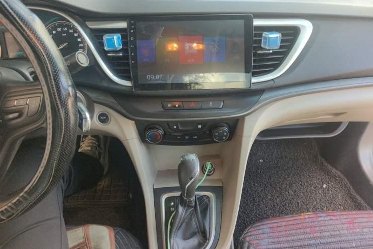 Used Buick GT 2016 18T Dual-Clutch Elite Model Audio And AC Panel