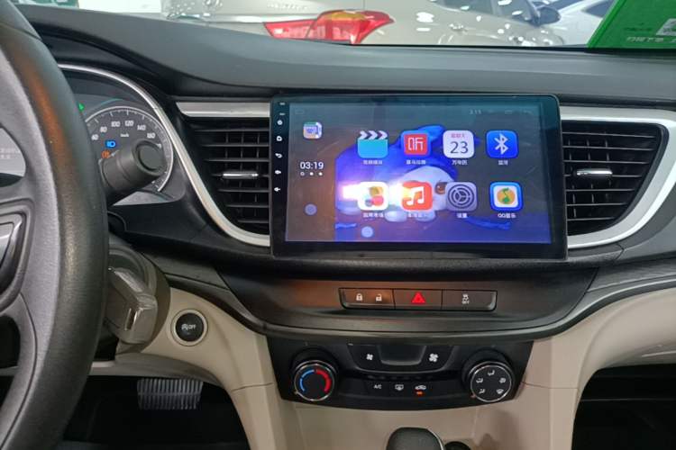 Used Buick GT 2016 15N Automatic Elite Edition Audio And AC Panel