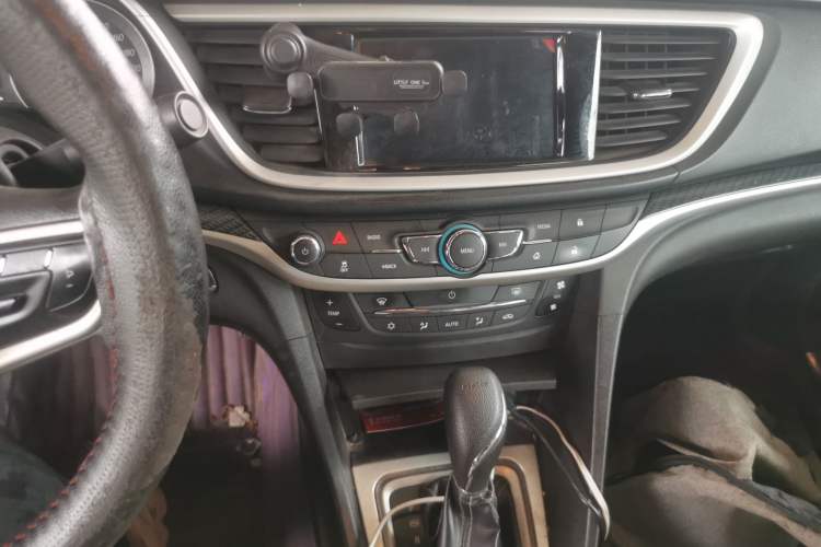 Used Buick GT 2016 18T Dual-Clutch Luxury Model Audio And AC Panel