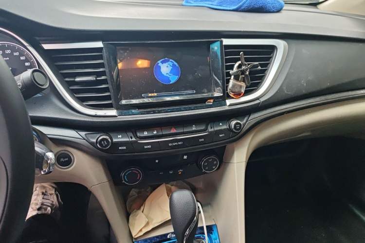 Used Buick GT 2016 15N Automatic Elite Edition Audio And AC Panel