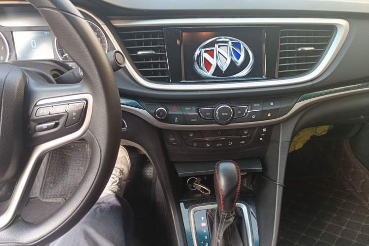 Used Buick GT 2016 15N Automatic Luxury Edition Audio And AC Panel