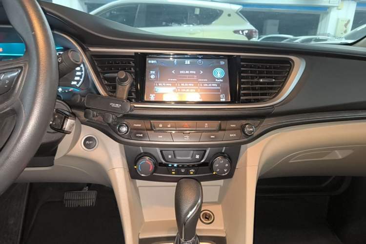 Used Buick GT 2016 15N Automatic Elite Edition Audio And AC Panel
