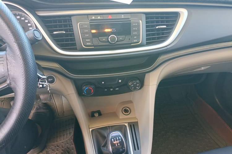 Used Buick GT 2016 15N Manual Elite Edition Audio And AC Panel
