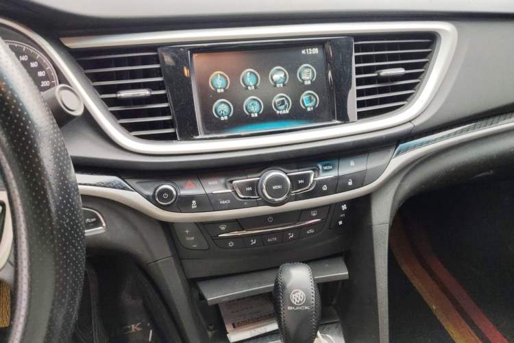 Used Buick GT 2016 15N Automatic Luxury Edition Audio And AC Panel