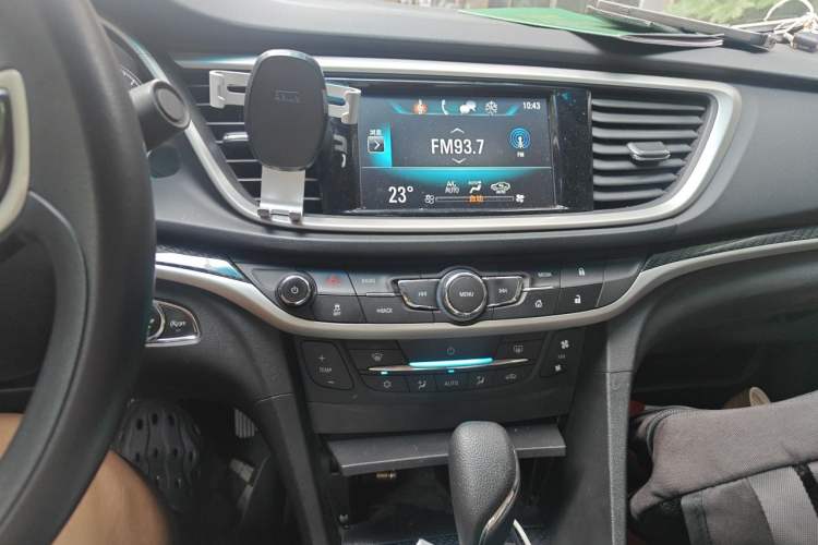 Used Buick GT 2016 15N Automatic Luxury Edition Audio And AC Panel