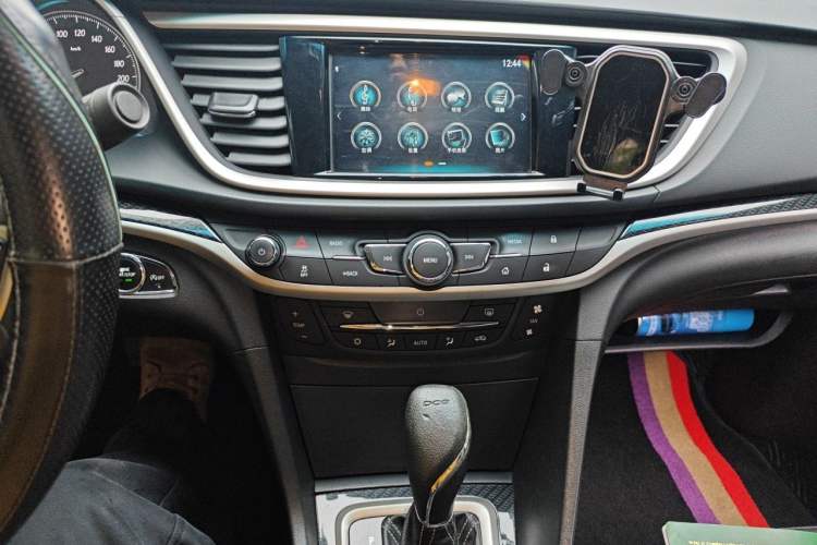 Used Buick GT 2016 18T Dual-Clutch Luxury Model Audio And AC Panel