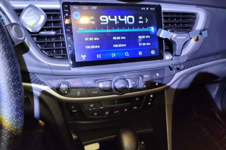 Used Buick GT 2016 15N Automatic Luxury Edition Audio And AC Panel