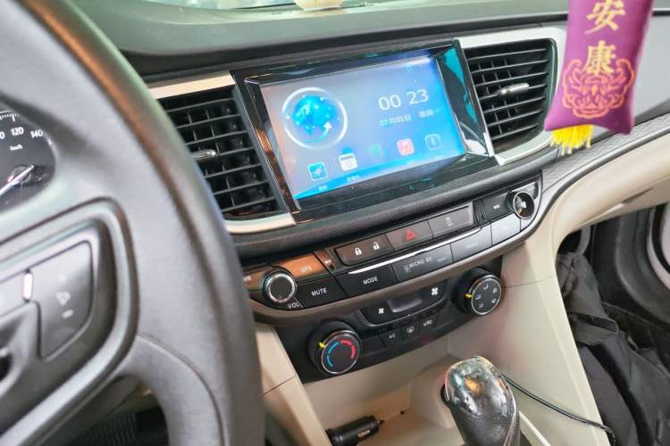Used Buick GT 2016 15N Automatic Elite Edition Audio And AC Panel