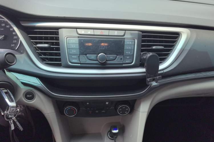 Used Buick GT 2016 15N Manual Elite Edition Audio And AC Panel